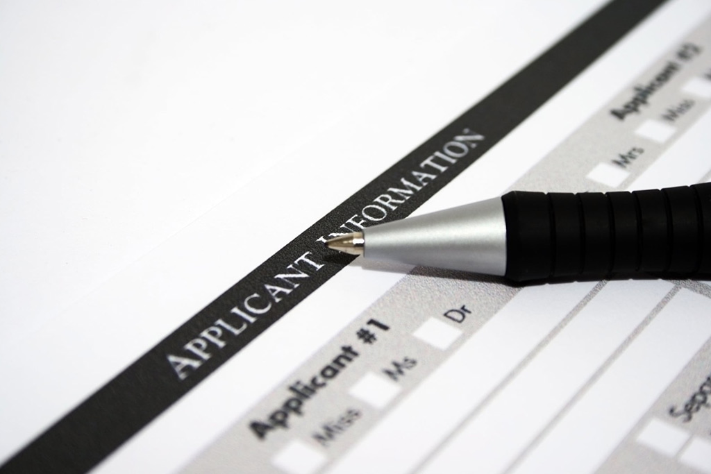 application-form-pen-image